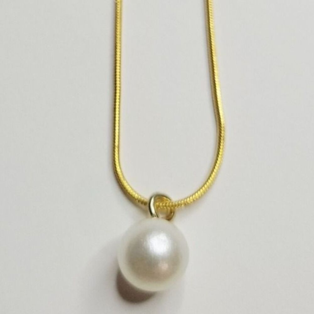 New 21 Inch Gold Color Snake Chain Necklace With Pearl Charm Pendant Understated
